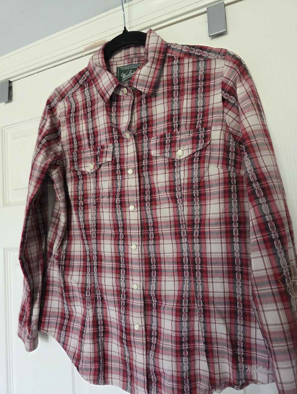 Wrangler Men’s Red & White Plaid Button-Down Shirt